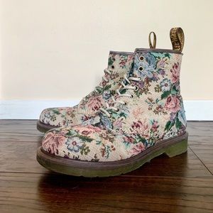 Dr. Martens Castel Beige Needlepoint